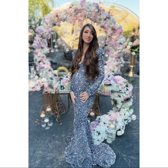 Abyss By Abby Pau Gown - Silver - Picture 3 of 3